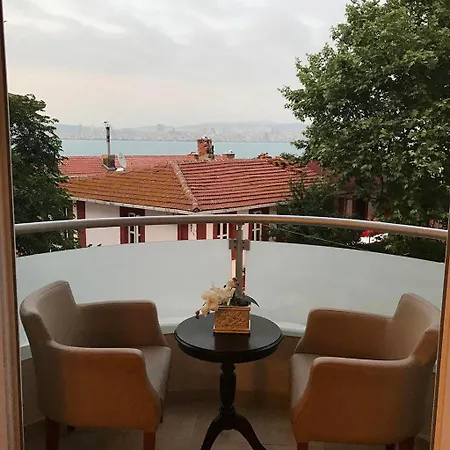 Bueyuekada Marine House Hotel